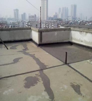 海珠漏水维修 楼顶漏水是什么原因，楼顶漏水维修方法是什么?