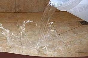 海珠漏水维修 免砸砖防水材料该如何施工